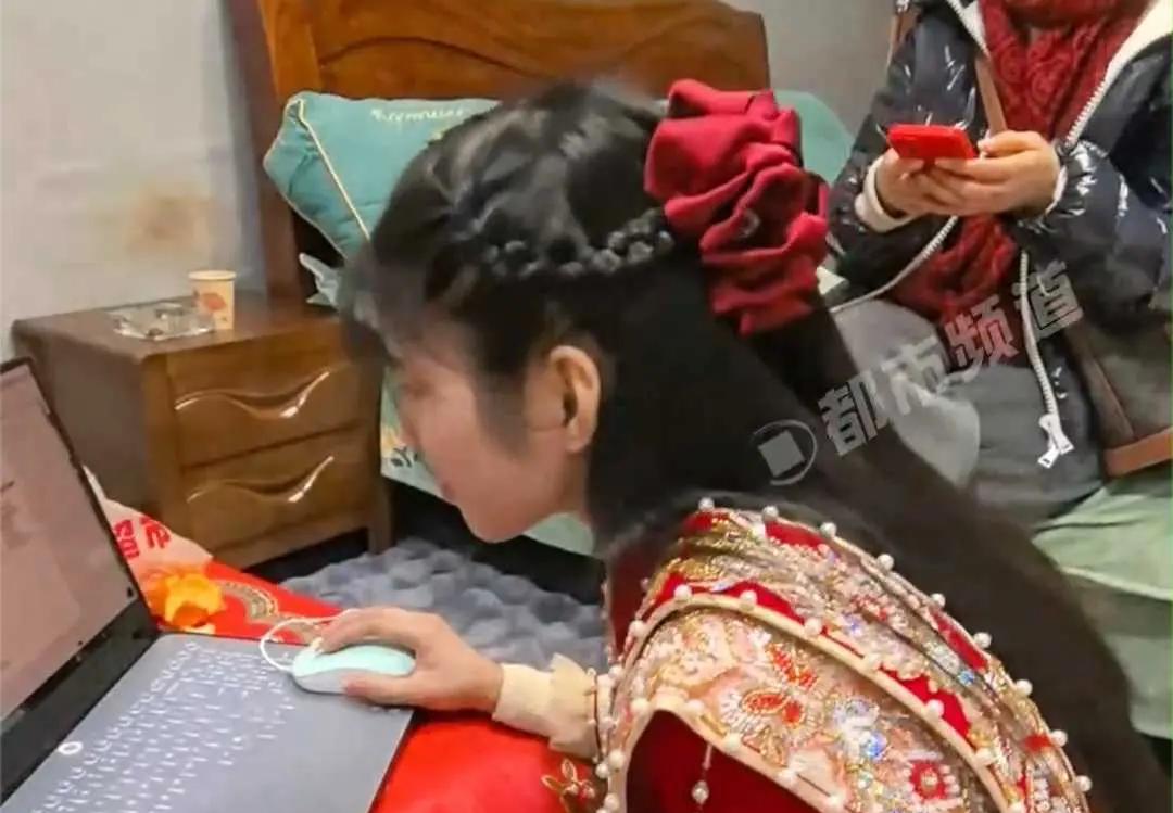 7f15291b1cf04c159646c48c8a43fa8b~tplv-tt-poster-sc-center_1125_780.jpeg